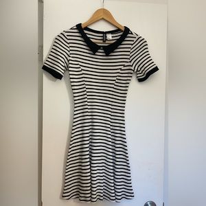 EUC! Divided fit and flare striped summer dress with Peter Pan collar size small